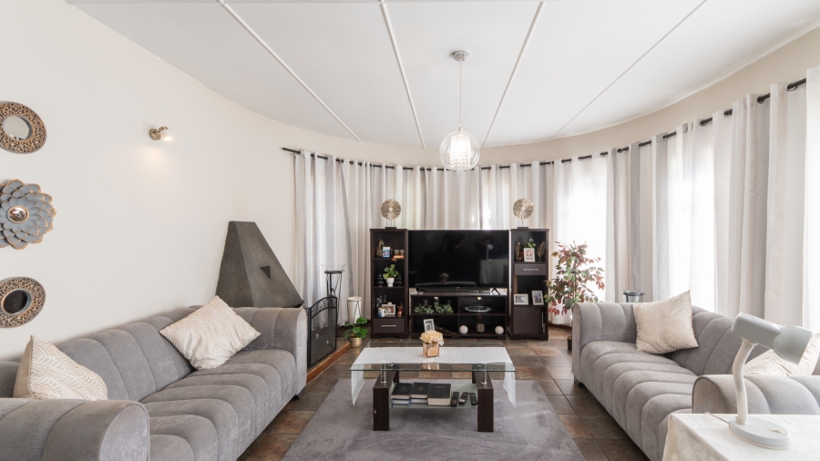 5 Bedroom Property for Sale in Robertson Western Cape